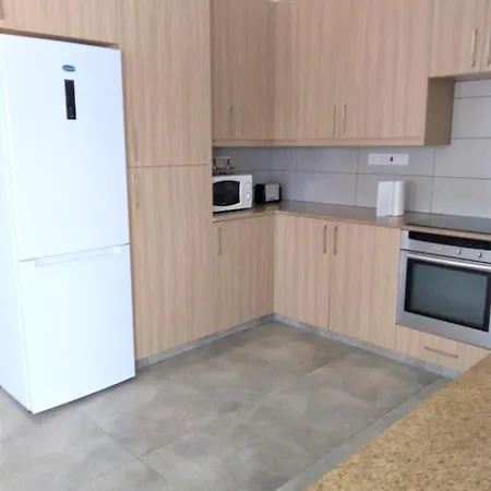 T&e * Ларнака